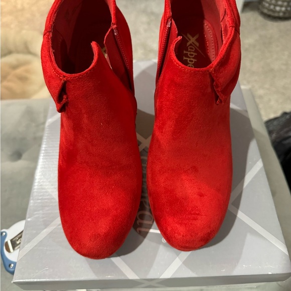 XAppeal red ankle boots with heel - Picture 3 of 6
